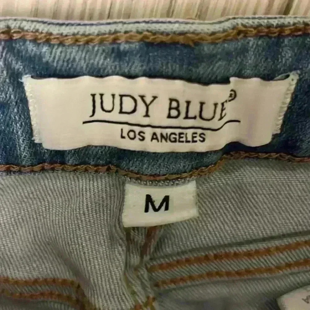 Judy Blue Bessie Shorts - Picture 3 of 7